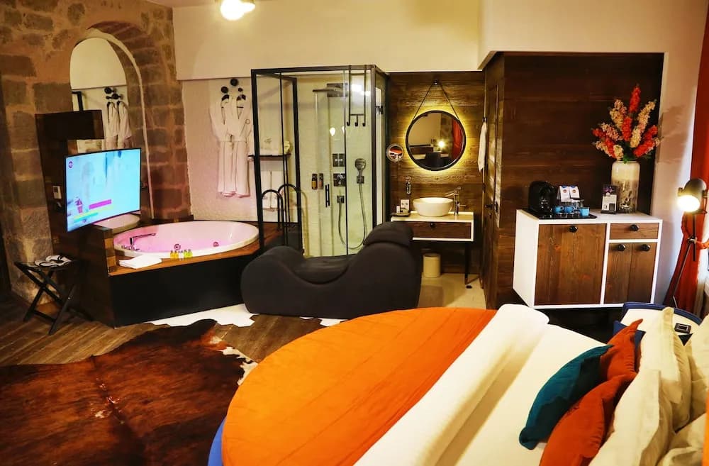 Cephanelik Hotel