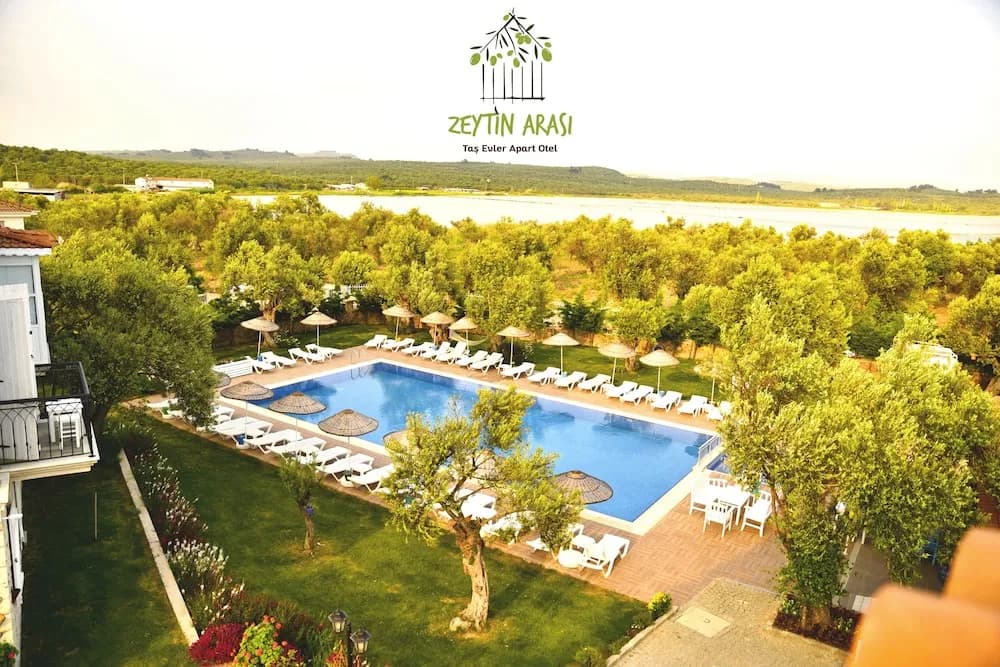 Zeytin Arası Apart Otel