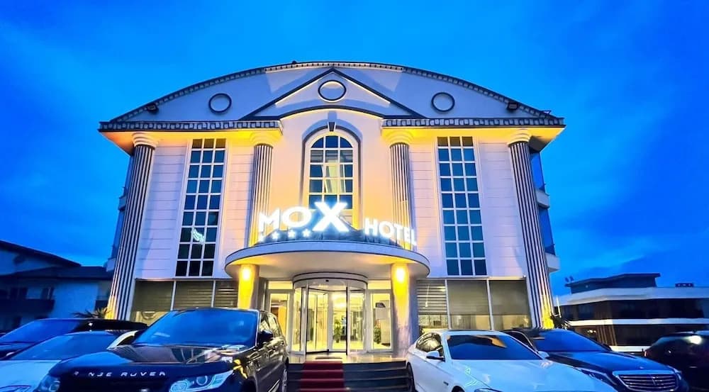 Mox Hotel