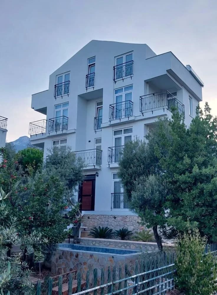 Seron Mountain House