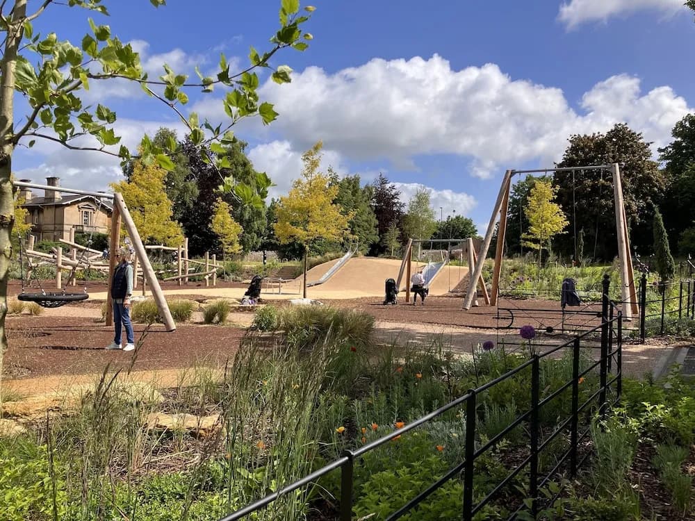 Çocuklar için oyun alanı - dış mekân