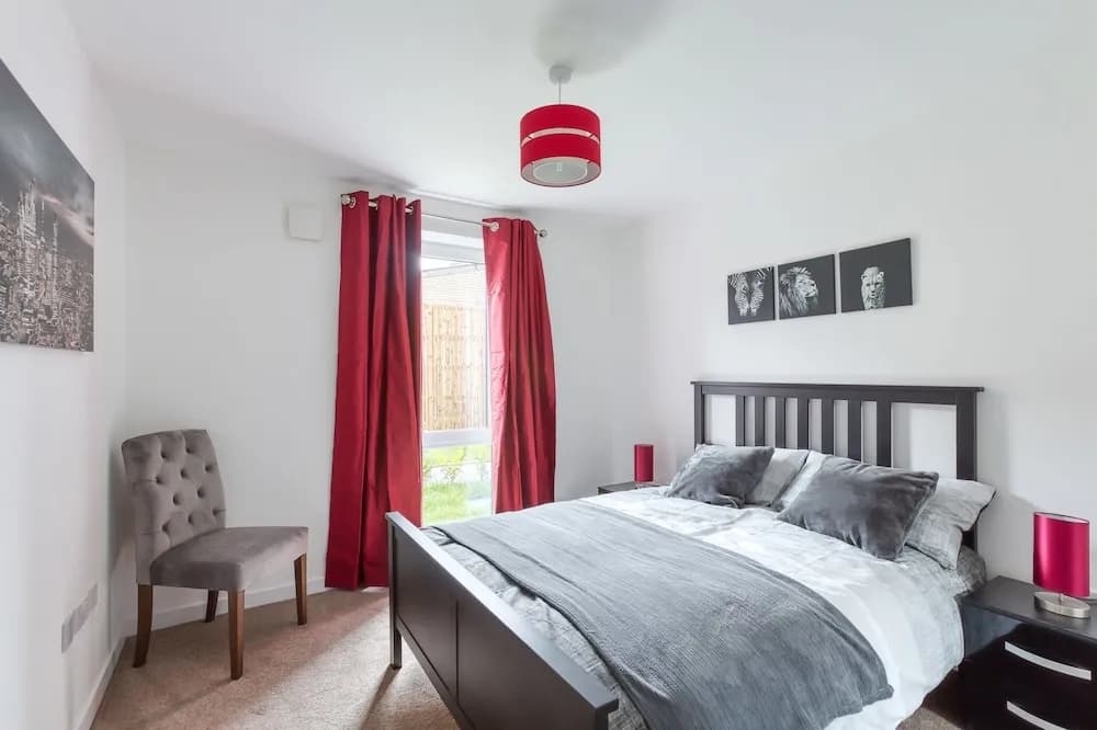 Modern 2 Bed Apartment in Central City