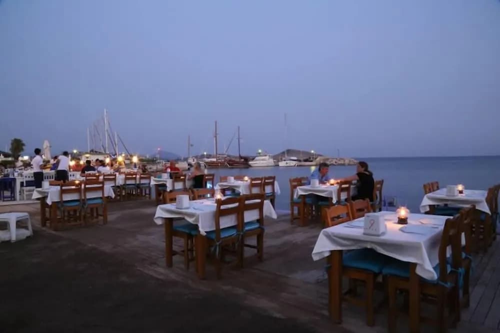 Açık havada yemek servisi