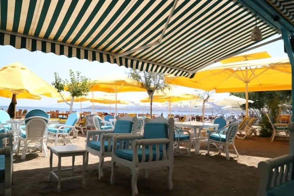 Açık havada yemek servisi