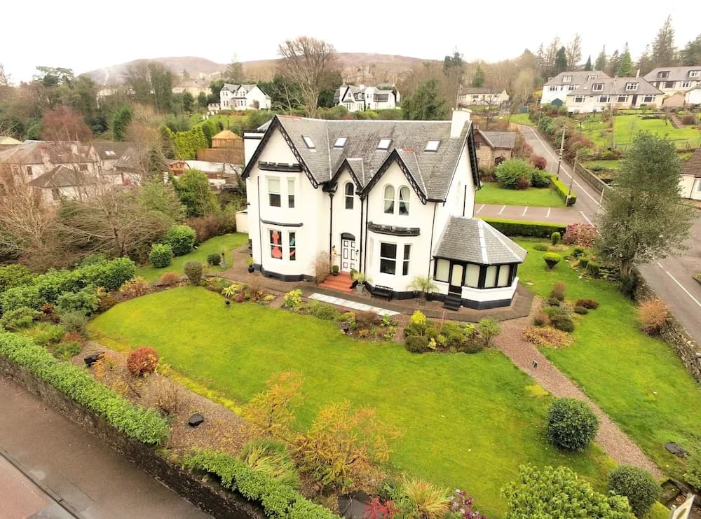 Ashburn House De Luxe B&B