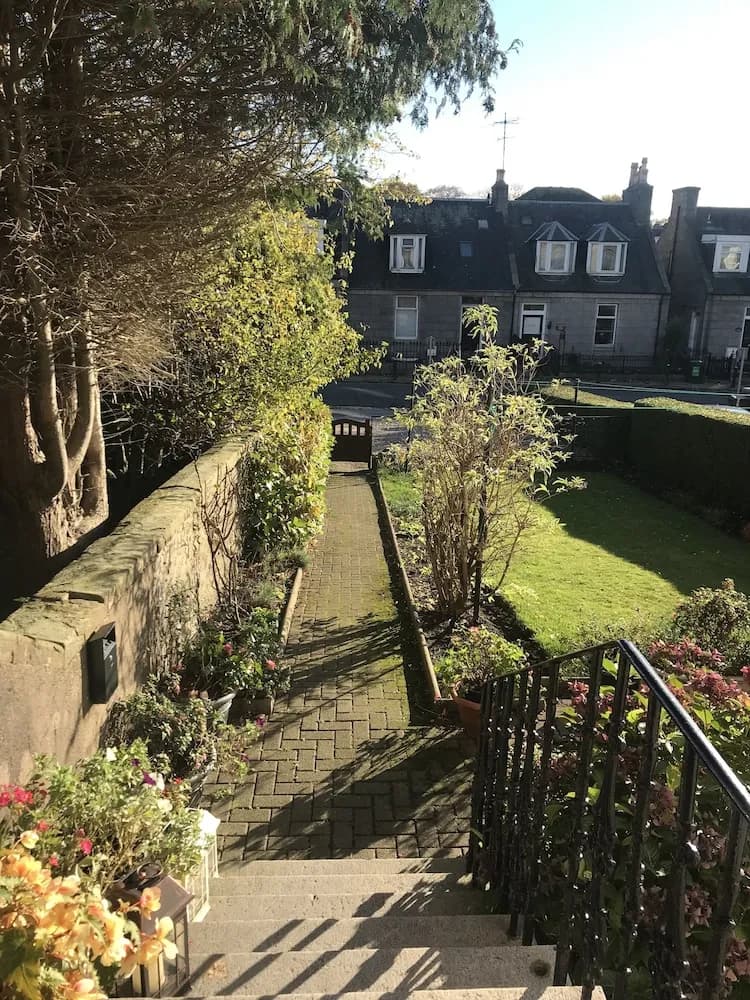 Konaklama yerinin ön cephesi