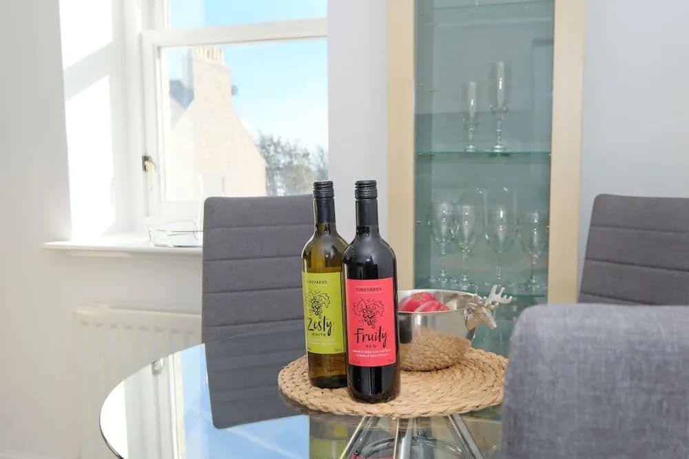 Orange Apartments - Belgrave Mansions