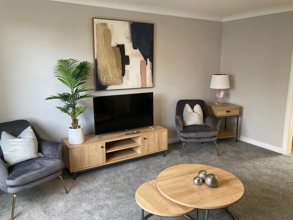 Leeward House - Donnini Apartments