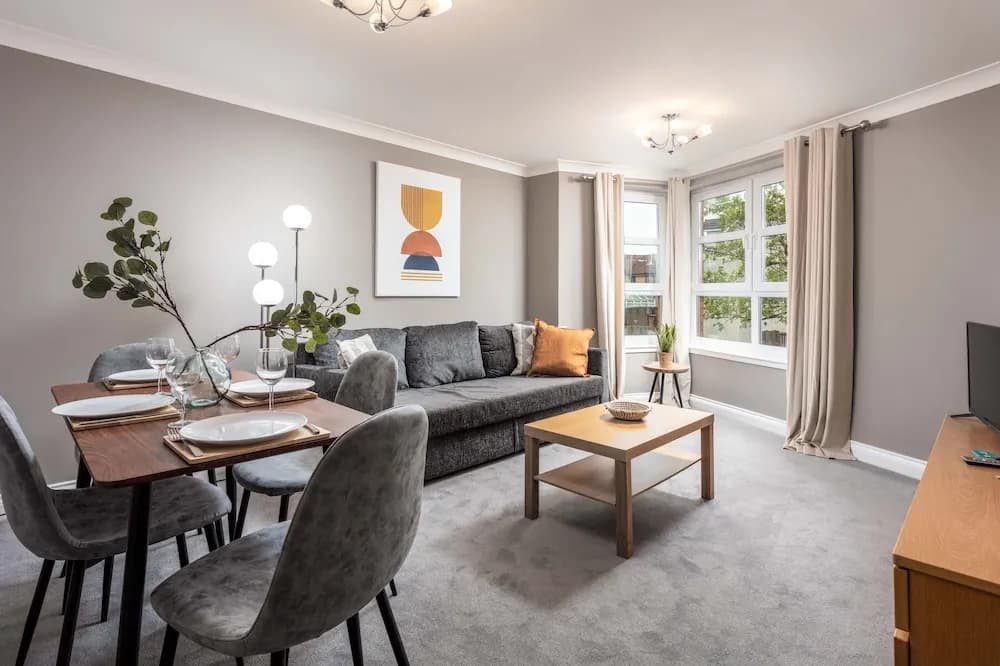 Elms Way No33 - Donnini Apartments
