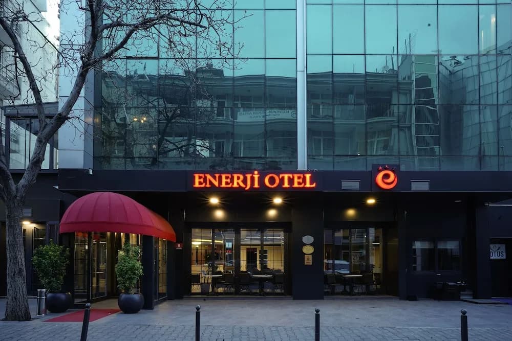 Enerji Hotel