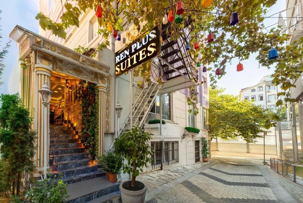 Ren Plus Suites