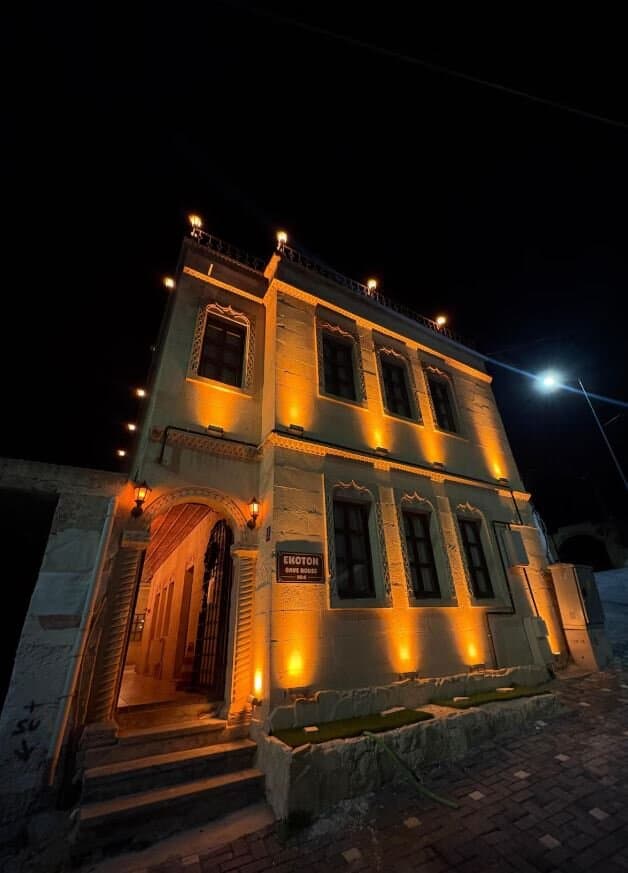 Ekoton Cave Hotel