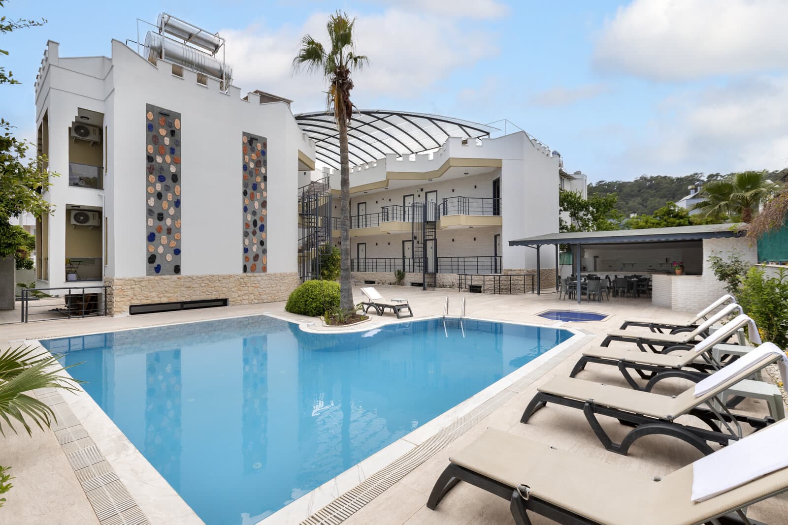 Royal Dream's Hotel