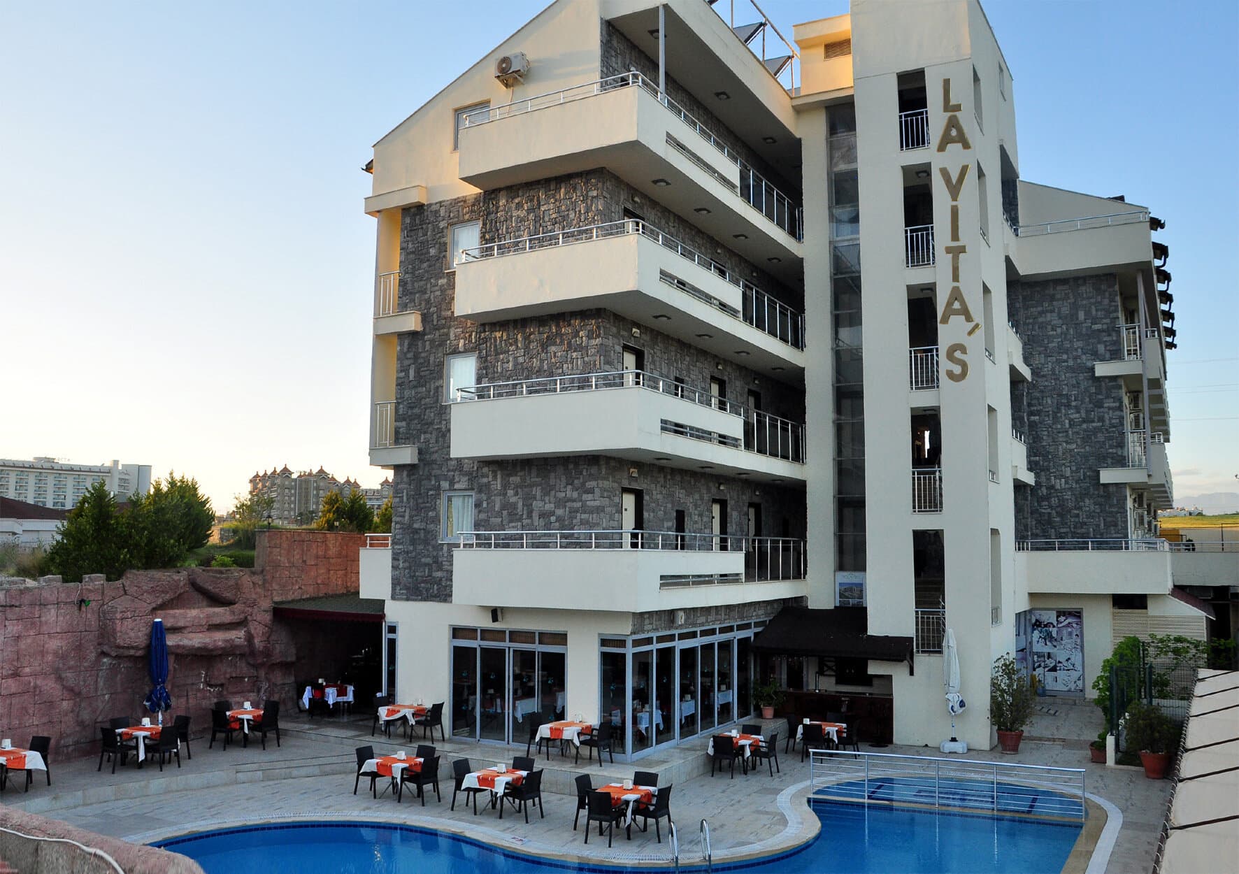 Lavitas Hotel