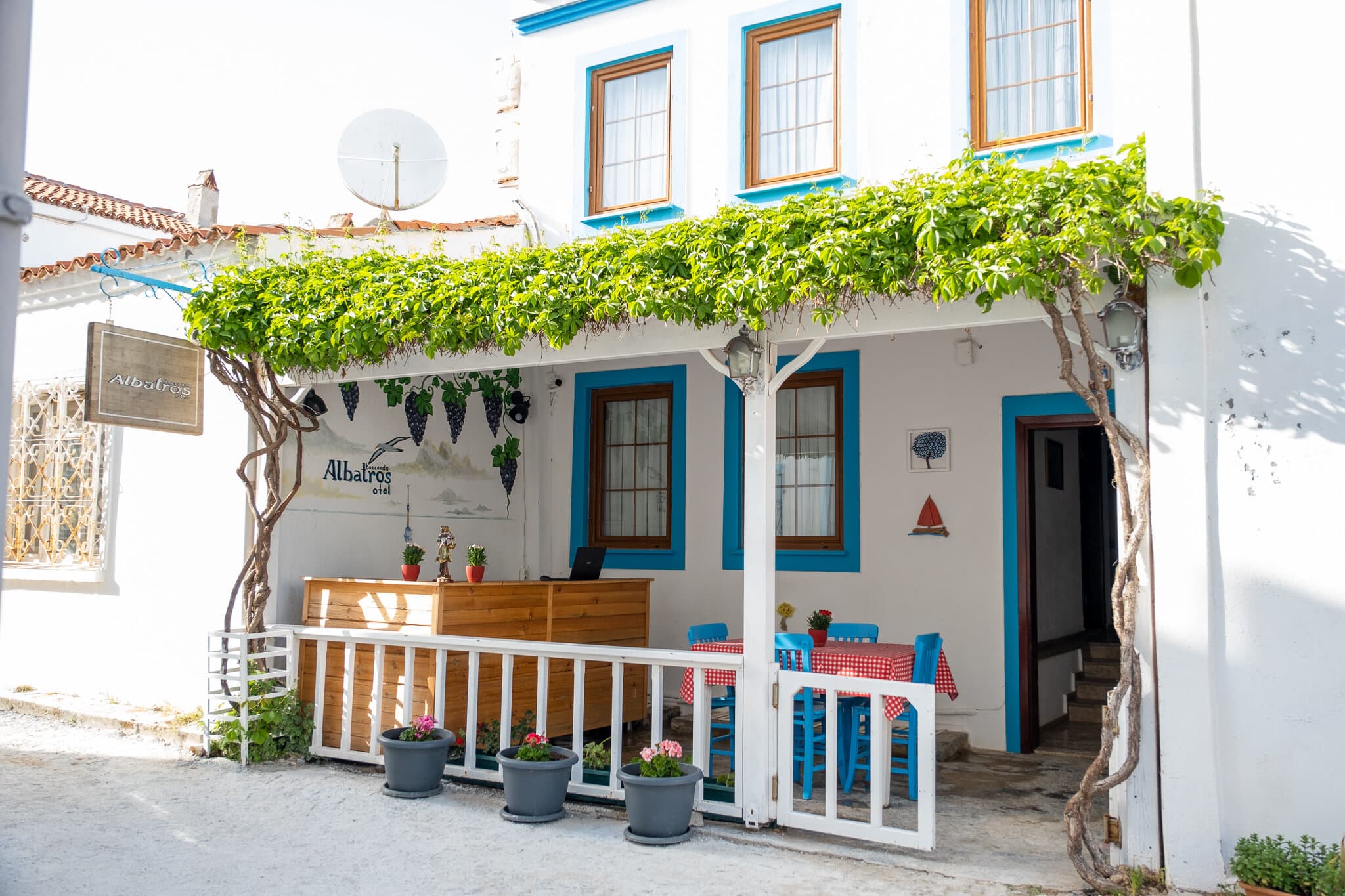 Bozcaada Albatros Otel