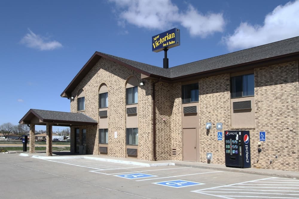 New Victorian Inn and Suites