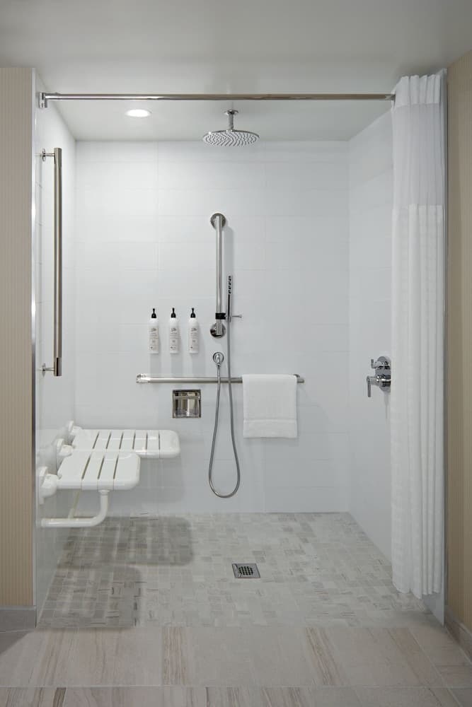 Engellilere uygun banyo