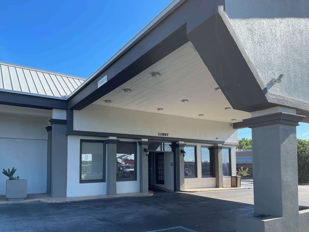 Motel 6 Opelika, AL