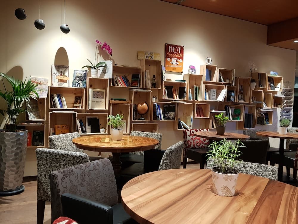 Lobi dinlenme salonu