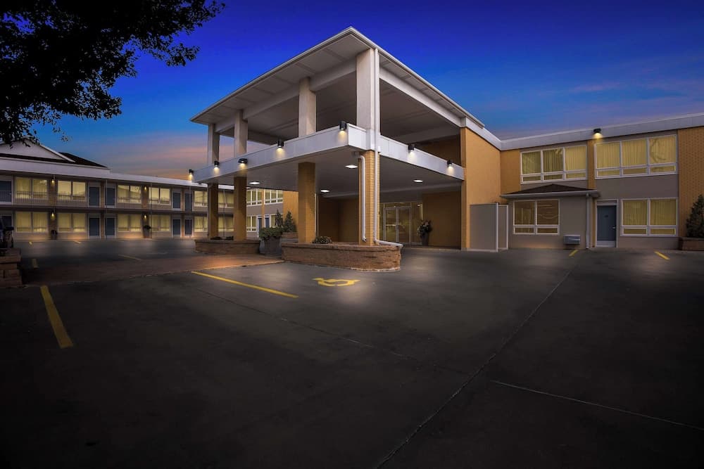 Best Western Lee's Motor Inn