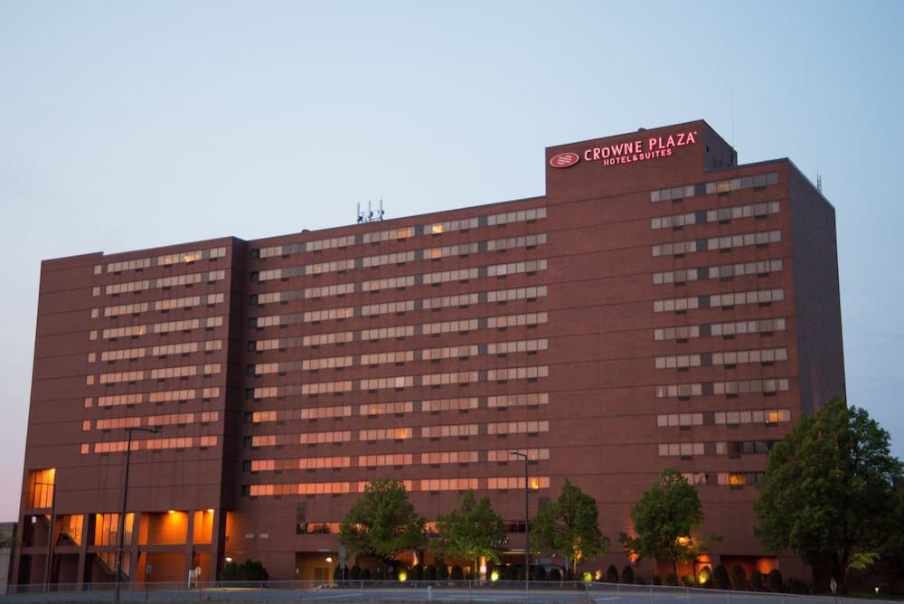 Crowne Plaza Suites MSP Airport - Mall of America by IHG