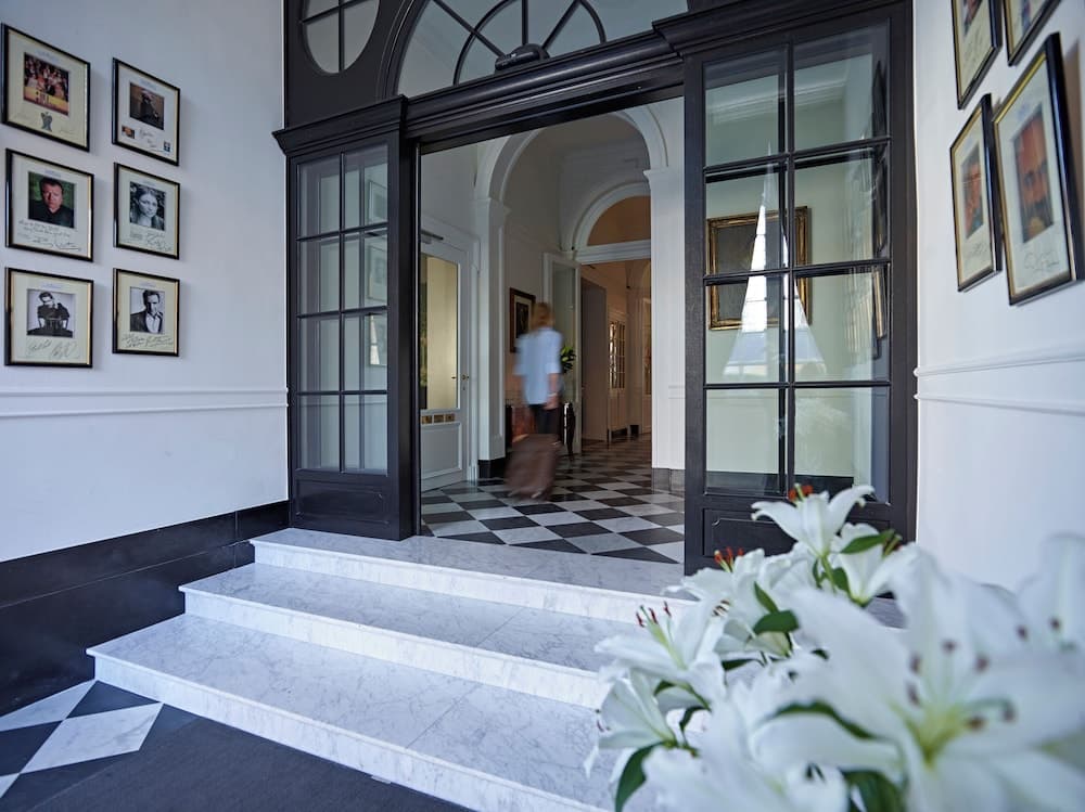 Lobi dinlenme salonu