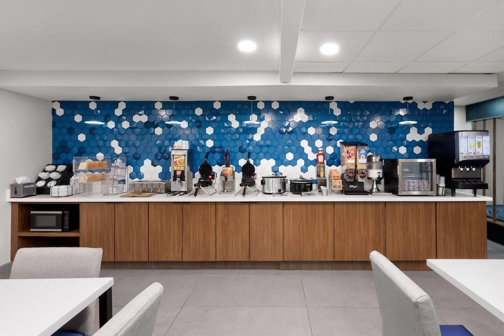 La Quinta Inn & Suites by Wyndham Houston Stafford Sugarland