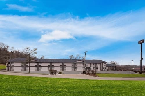Red Lion Inn & Suites Caseyville