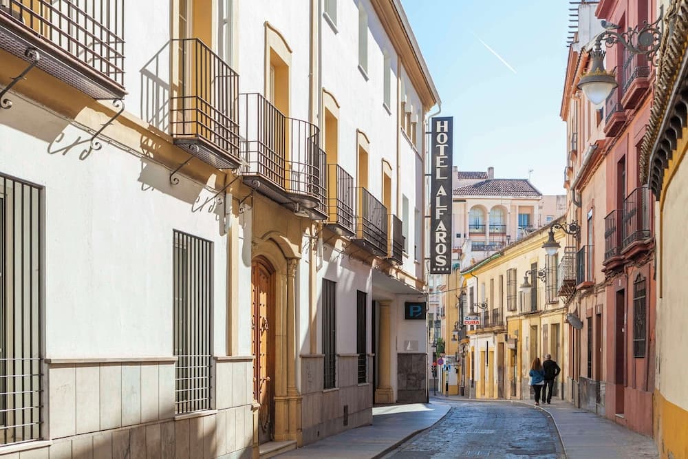 Hotel Macià Alfaros