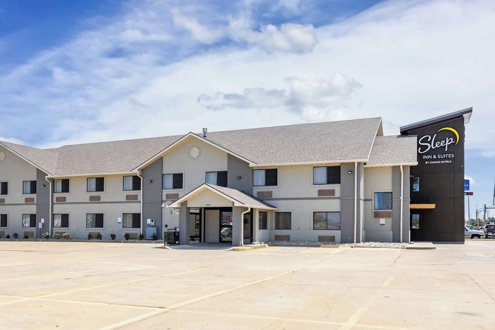 Sleep Inn & Suites Salina I-135