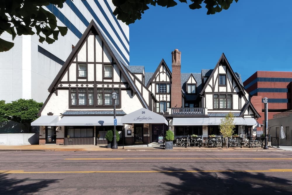 Seven Gables, St. Louis West, a Tribute Portfolio Hotel