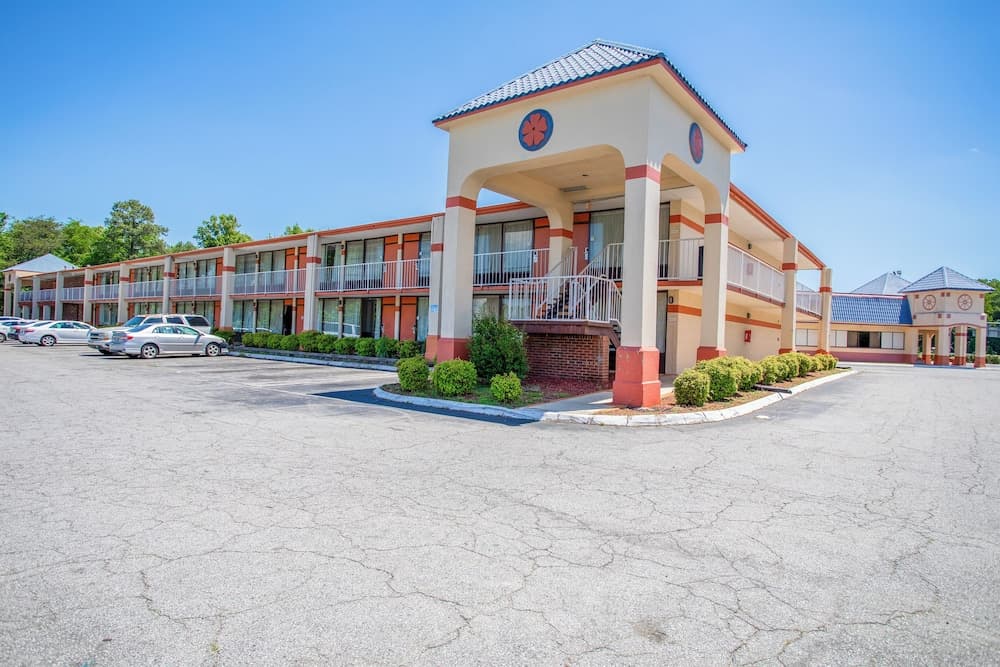 OYO Hotel Greensboro East I 40