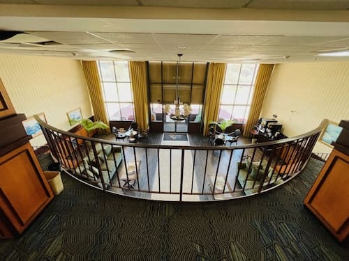 Mystic River Hotel & Suites Near Casinos