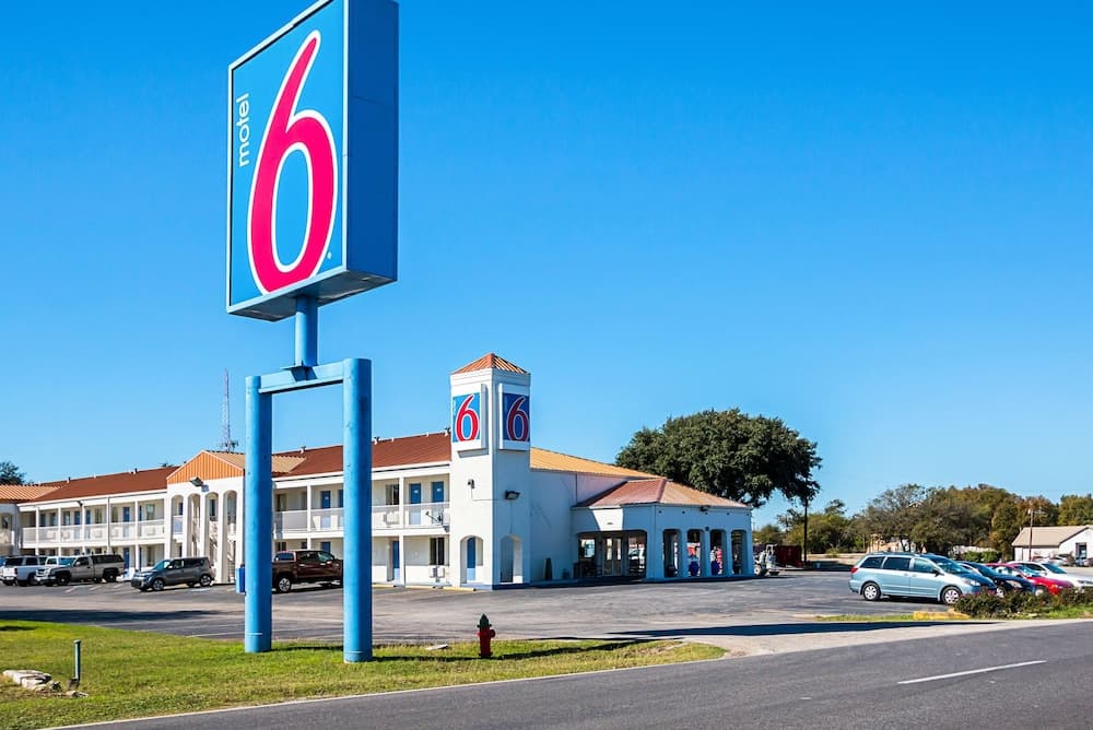 Motel 6 Round Rock, TX