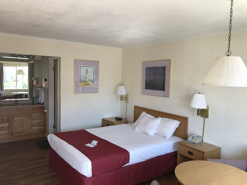 Travelodge by Wyndham Mackinaw City