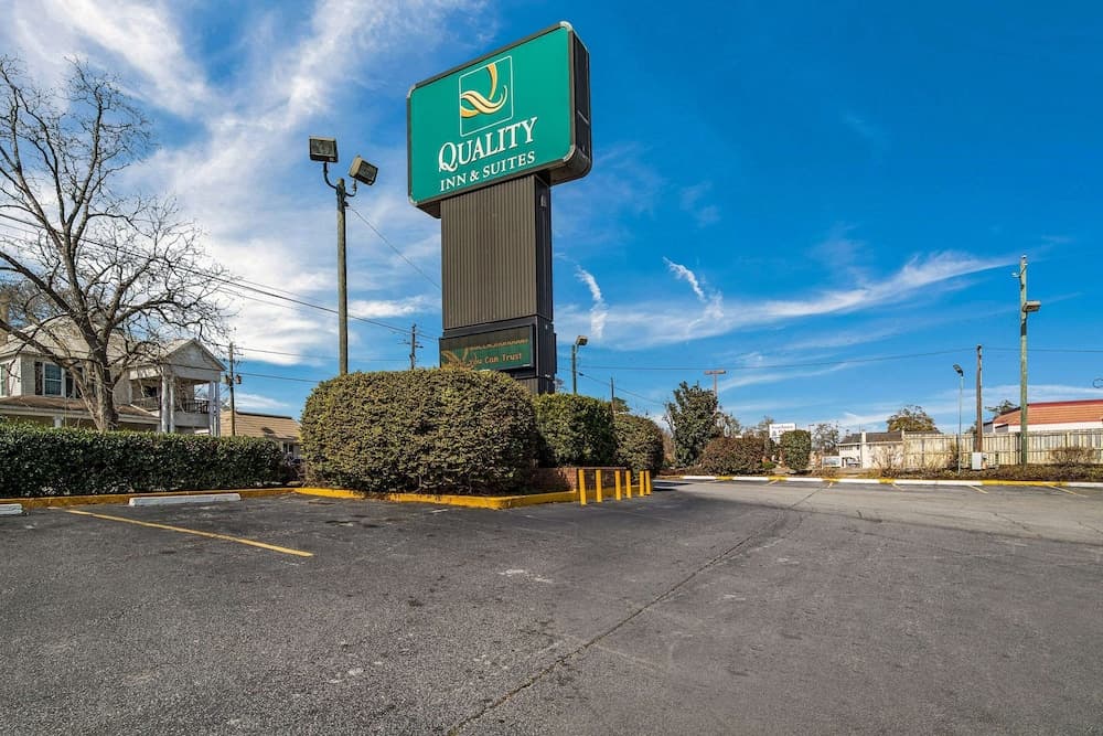 Quality Inn & Suites Conference Center Statesboro Historic District