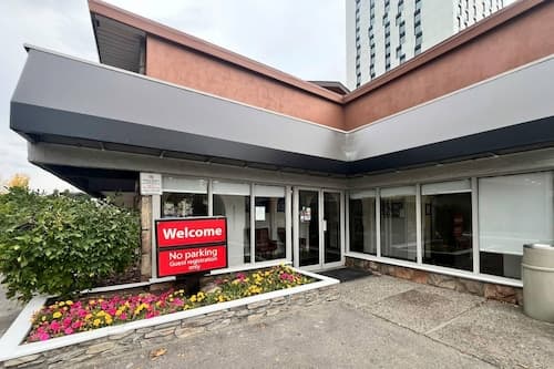 Econo Lodge Calgary Motel Village