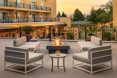 Toll House Hotel Los Gatos, Tapestry Collection by Hilton