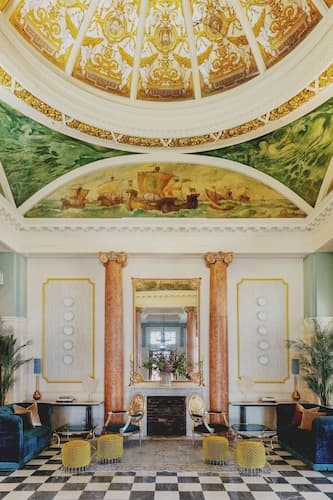 The Queens Hotel