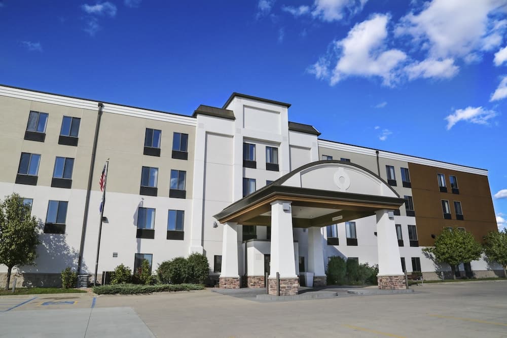 Holiday Inn Express Fargo-West Acres by IHG