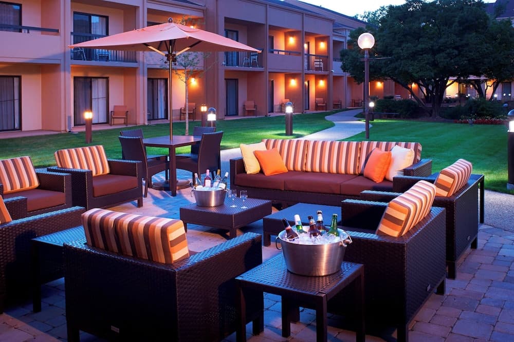 Courtyard by Marriott Chicago Arlington Heights / South