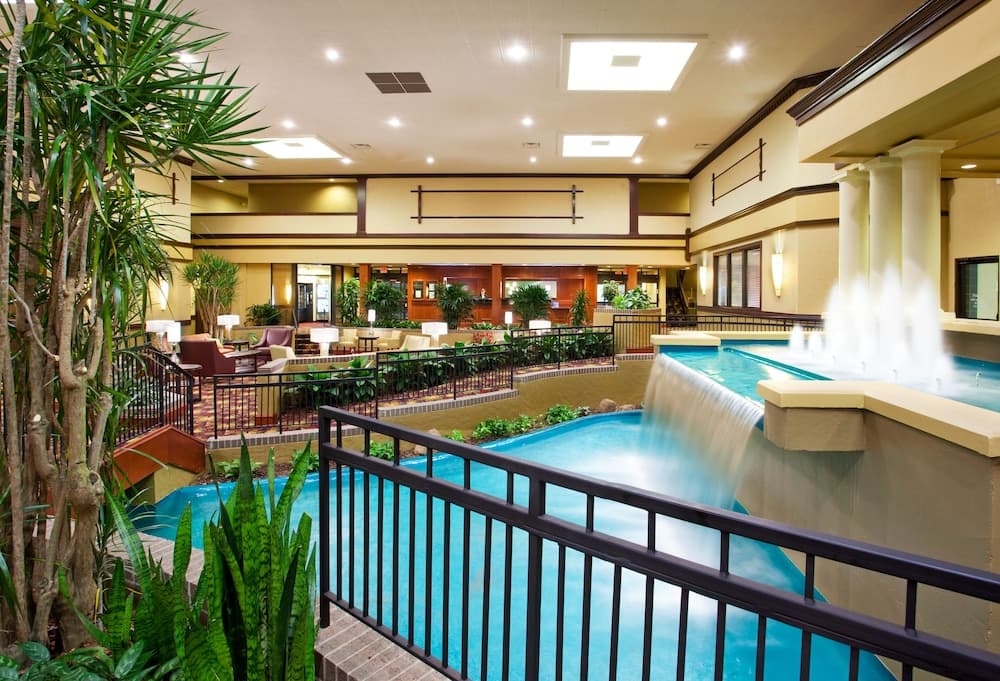 Holiday Inn Hotel & Suites Cincinnati - Eastgate by IHG