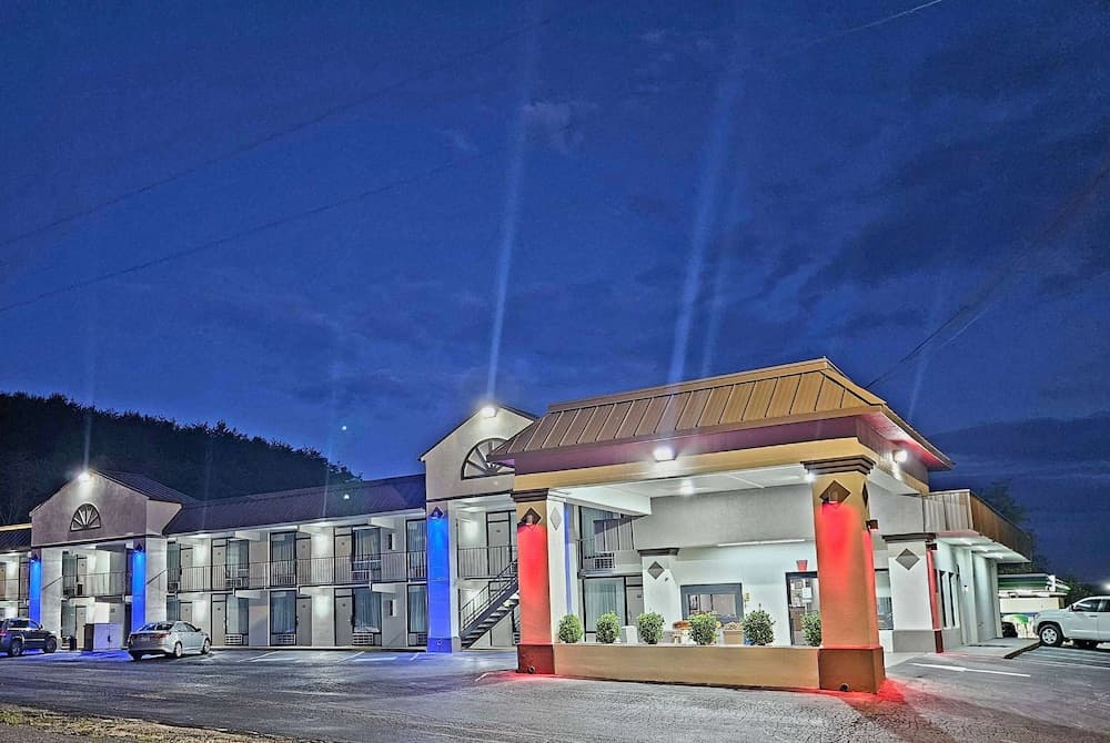 Super 8 by Wyndham Marion NC