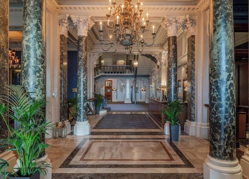 Lobi dinlenme salonu