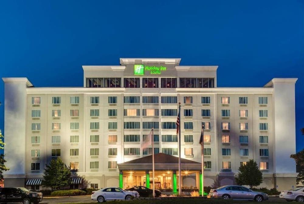 Holiday Inn and Suites Overland Park West by IHG