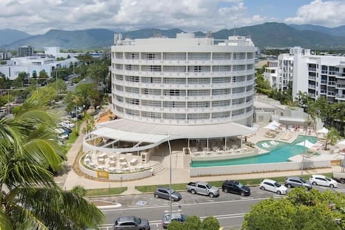 DoubleTree by Hilton Hotel Cairns