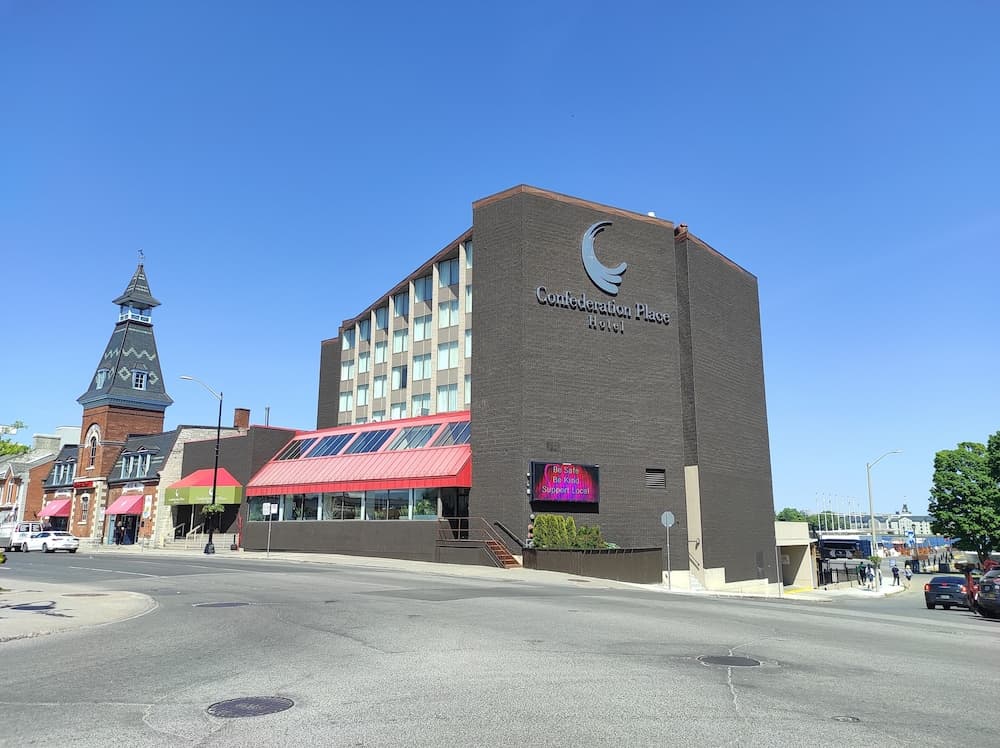 Confederation Place - Hotel