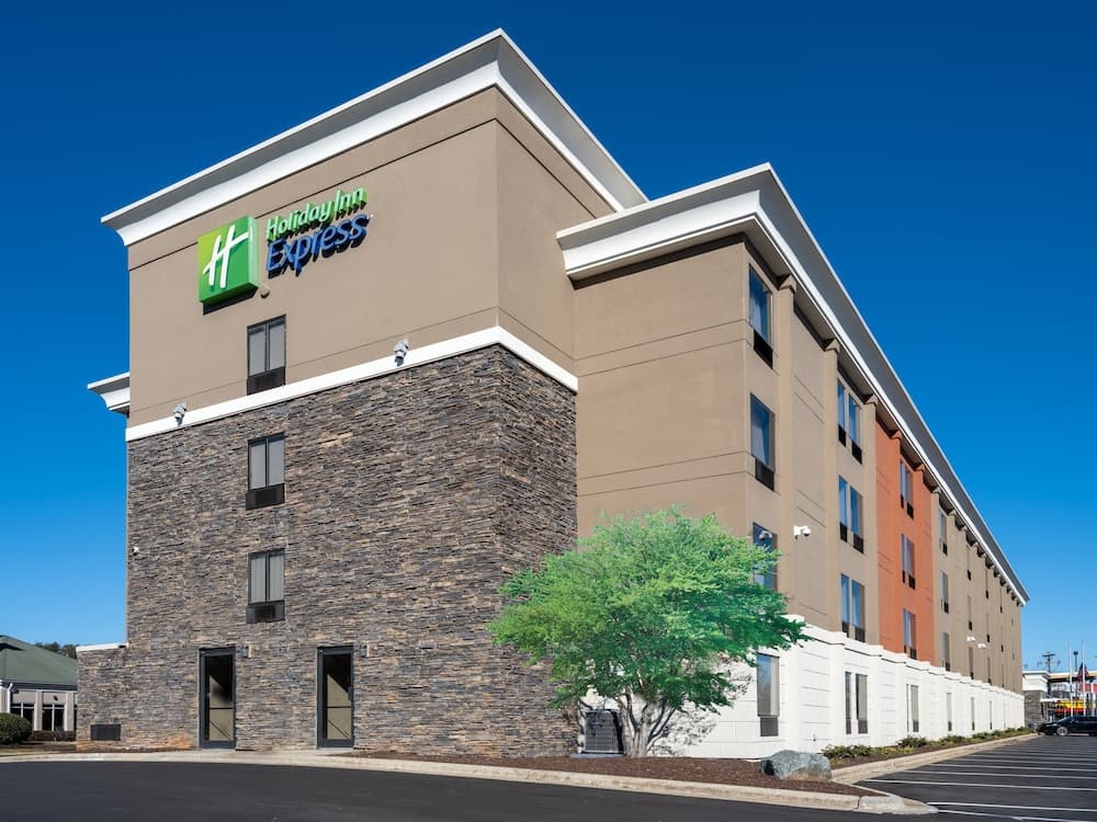 Holiday Inn Express & Suites Greensboro-(I-40 Wendover) by IHG