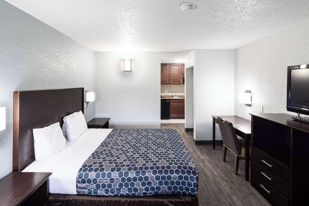 Rodeway Inn At Fort Lee