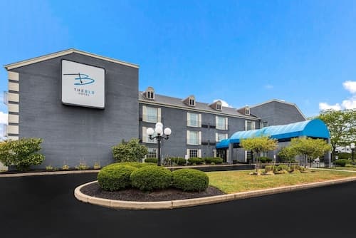 The Blu Hotel Blue Ash Cincinnati, an Ascend Collection Hotel